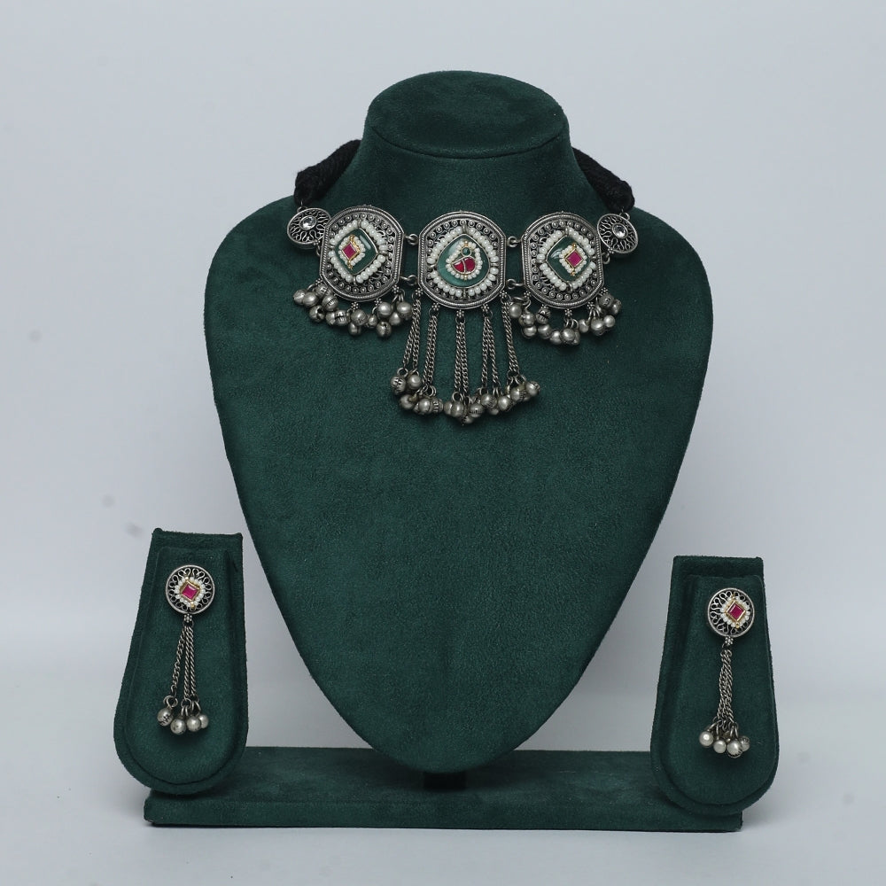 Glow statement oxidized kundan