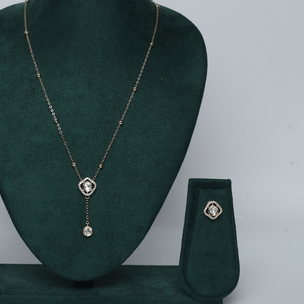 Single kundan pendant