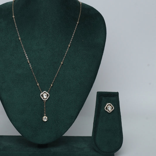 Single kundan pendant