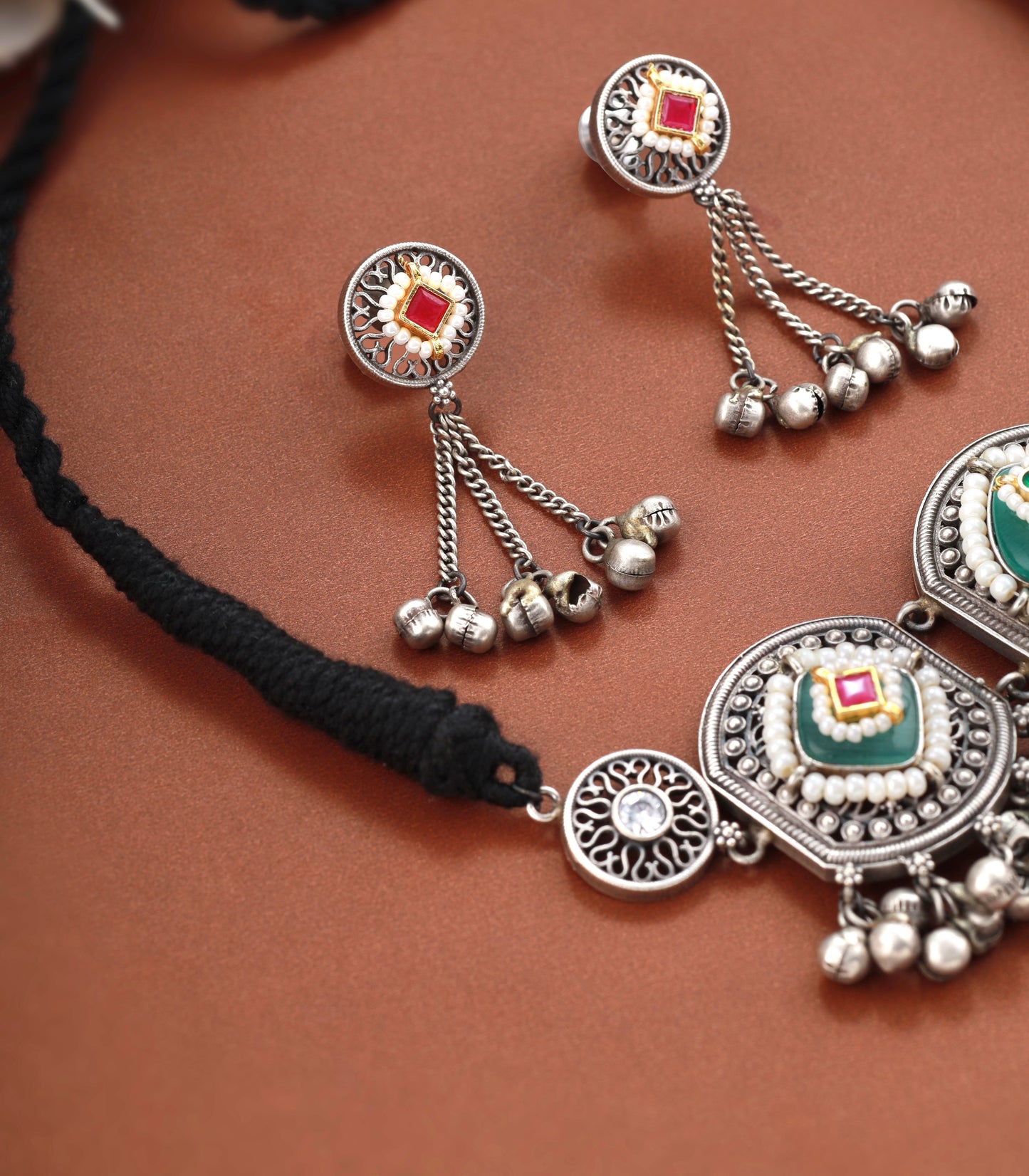 Glow statement oxidized kundan