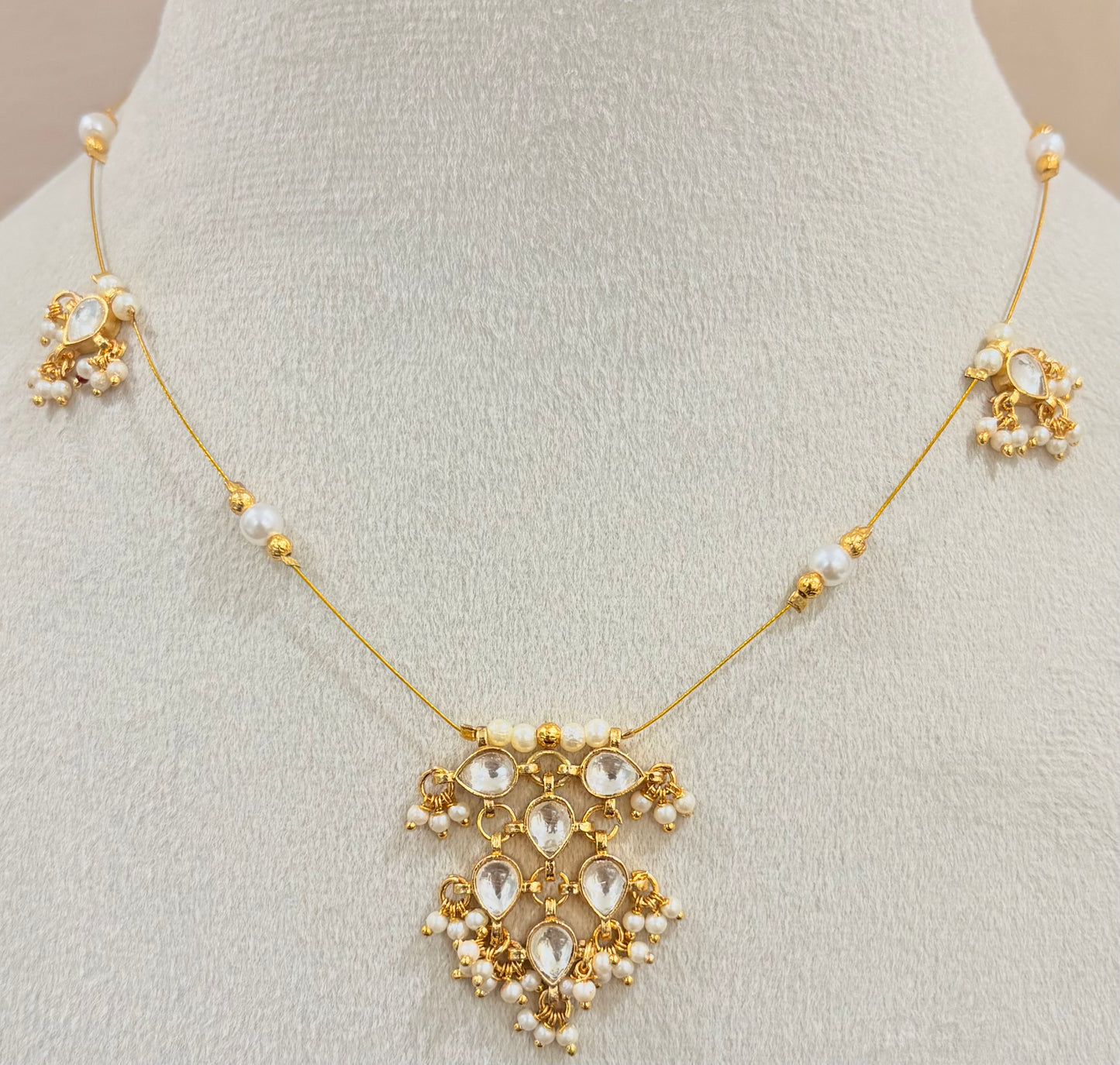 Noor pearl drop necklace MN1017