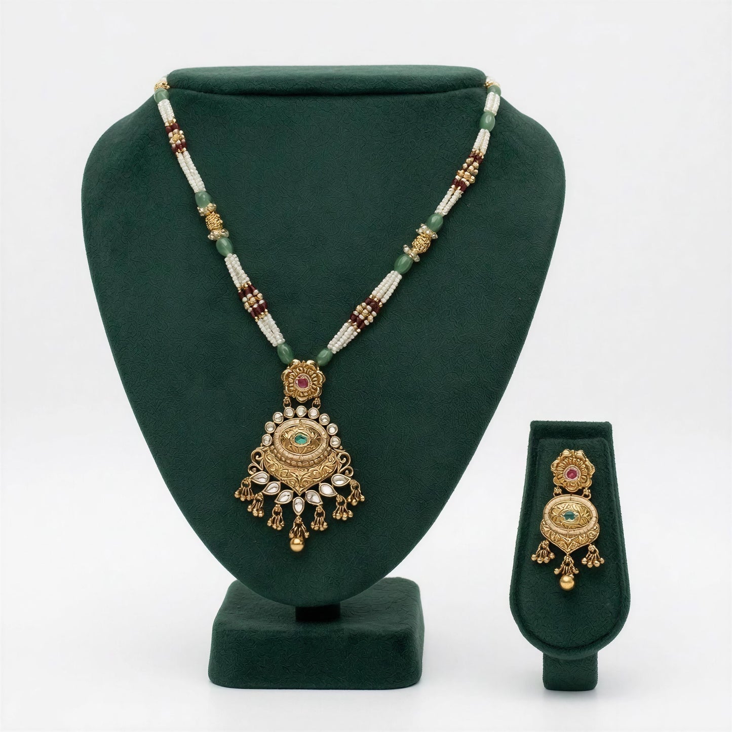 Antique Royal Kundan Pendant Set with Pearl & Bead Detailing